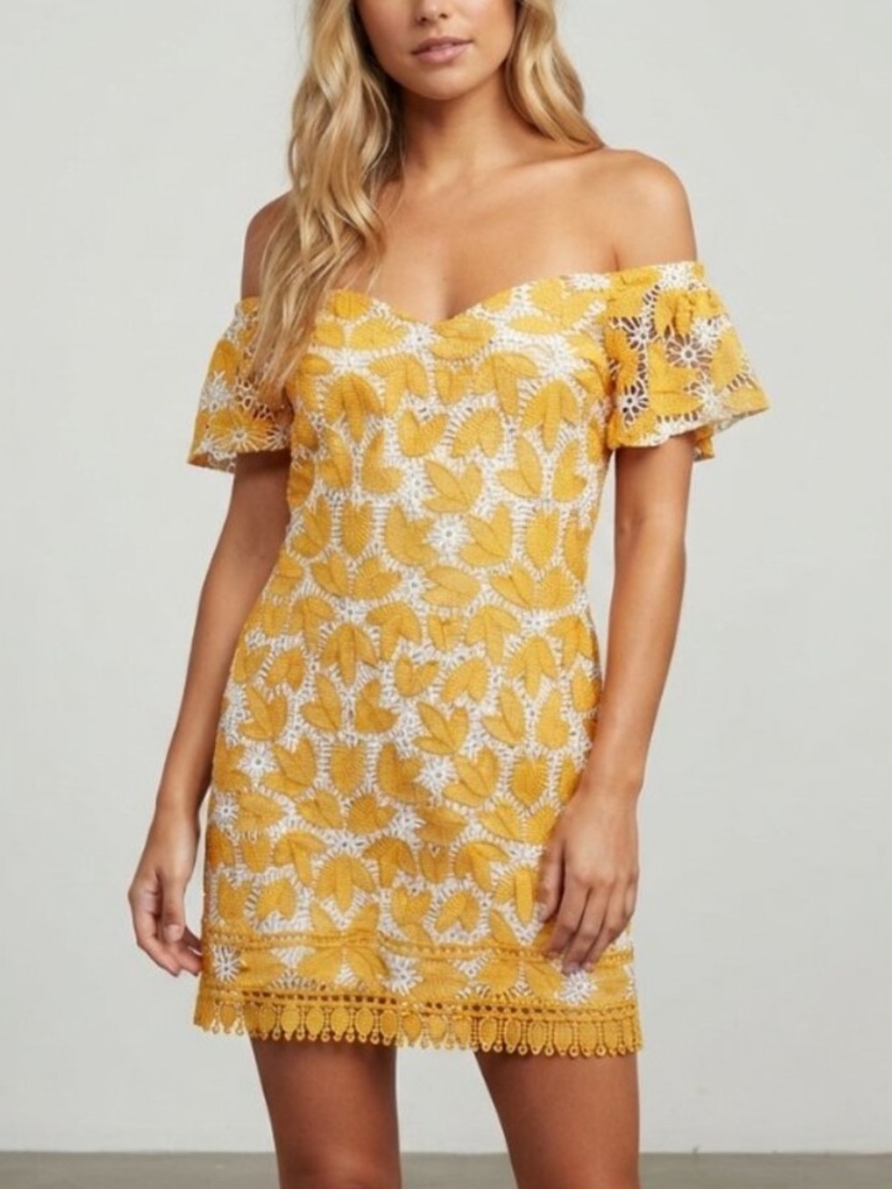 Ellison Yellow Floral Guipure Lace Crochet Mini Dress Medium 39903